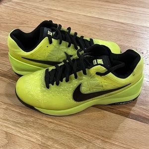 Nike Zoom Cage 2 Tennis Court Shoes size 7.5M